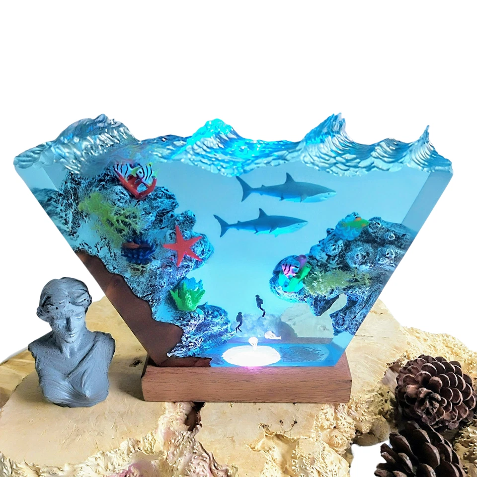 Estrella de mar roja gigante y gran tiburón blanco, lámpara de arte de resina, Ocean Adventures Foto 2 de 4