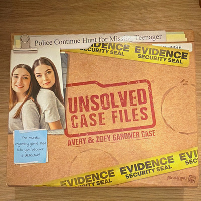 Pressman Unsolved Case Files Avery & Zoey Gardner Murder Game 14+ 6-668H
