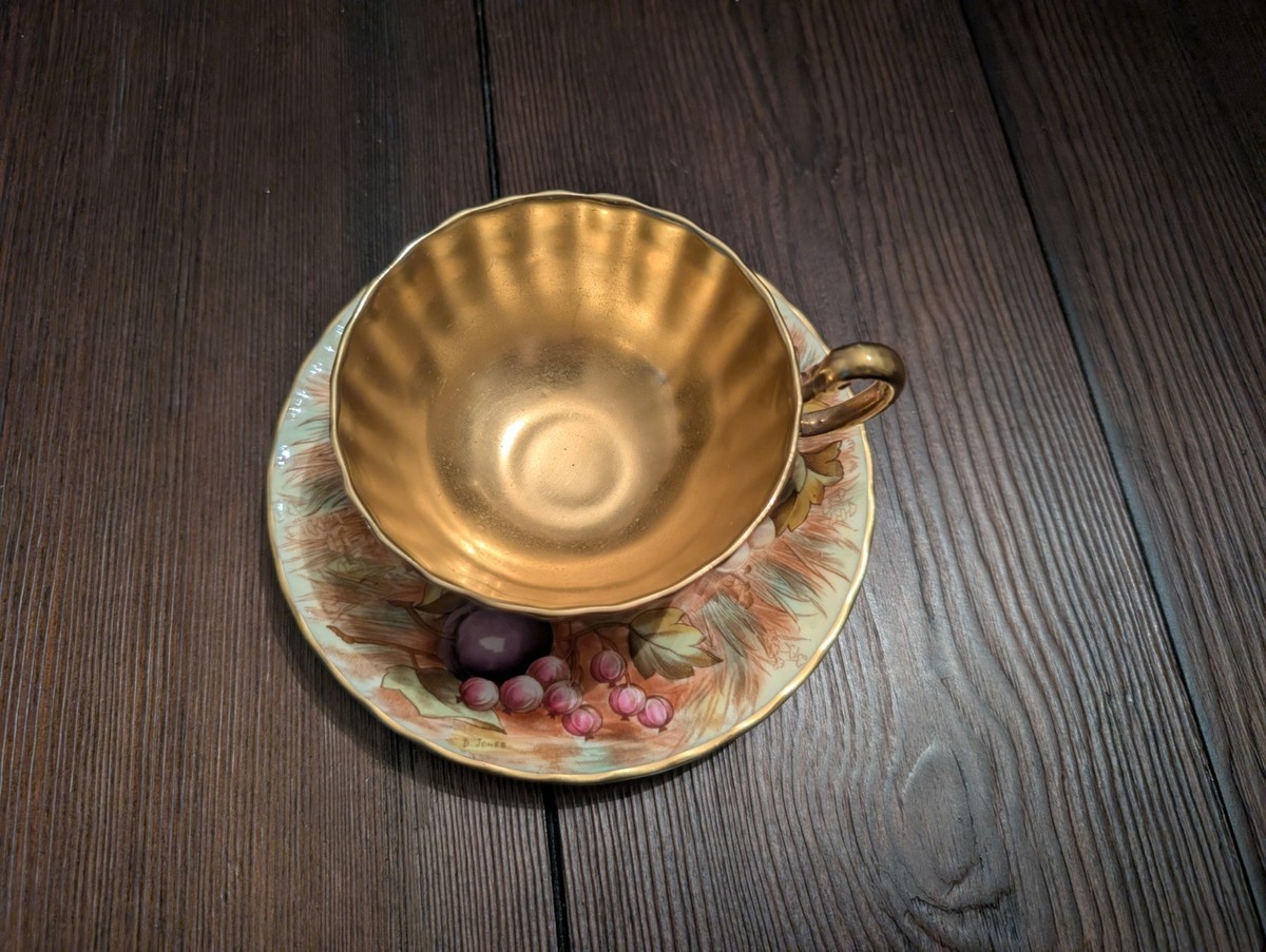 VTG Aynsley Bone China Orchard Gold Interior (746) Teacup Saucer