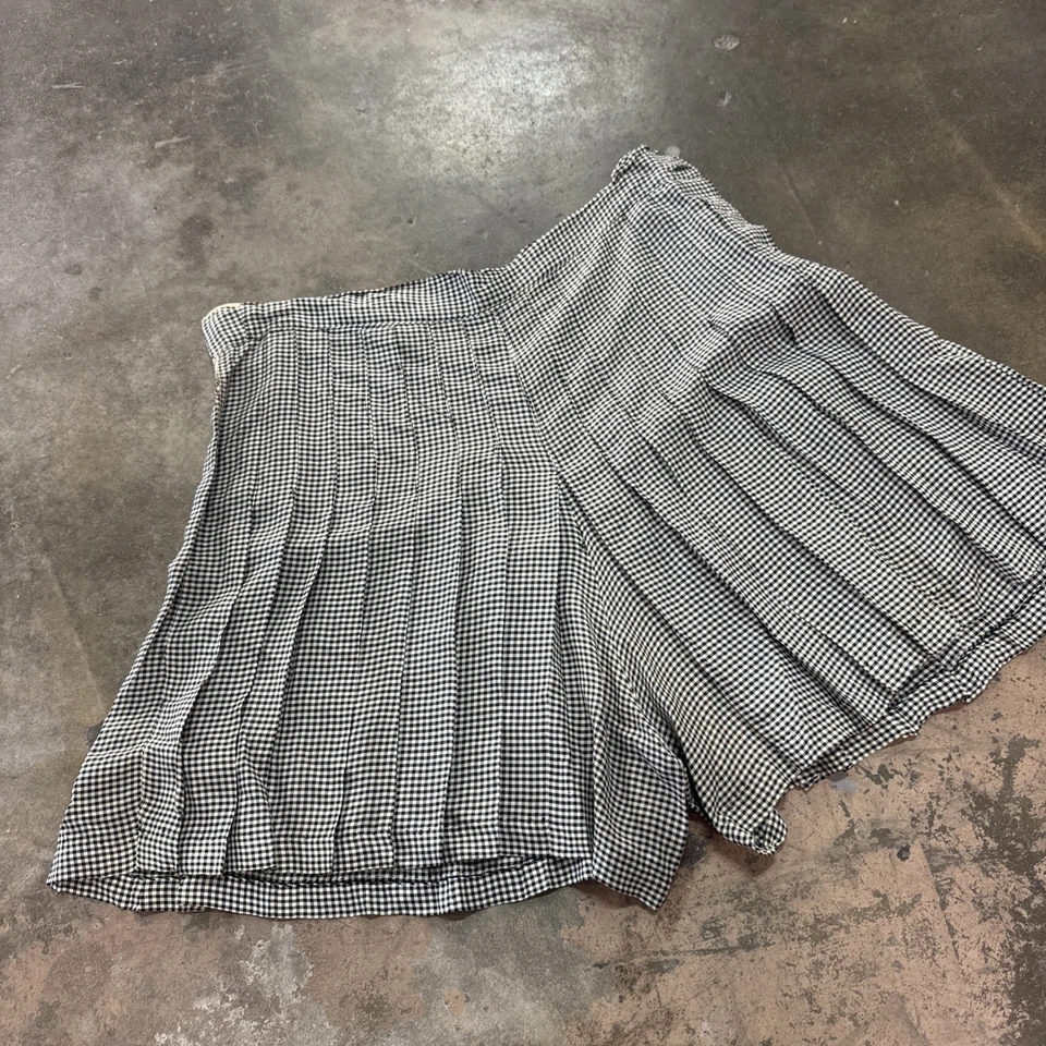 Vintage 1930s Checkered Black&White Rayon Pleated Shorts Sportswear Tennis - Image 2 of 4