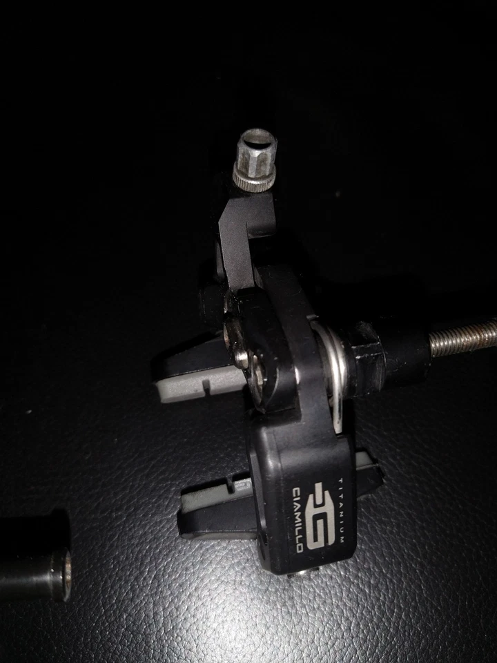 Pinzas de freno de llanta de titanio Ciamillo gravedad cero bicicleta de carretera, delanteras y traseras 209 g  Foto 4 de 4