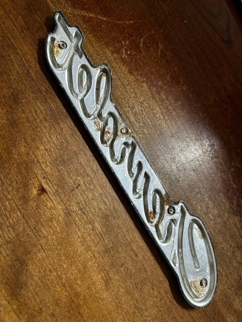 Chevrolet Impala SS 1967 emblema de parrilla delantera OEM ORIGINAL '67 Chevy Copo Foto 2 de 2