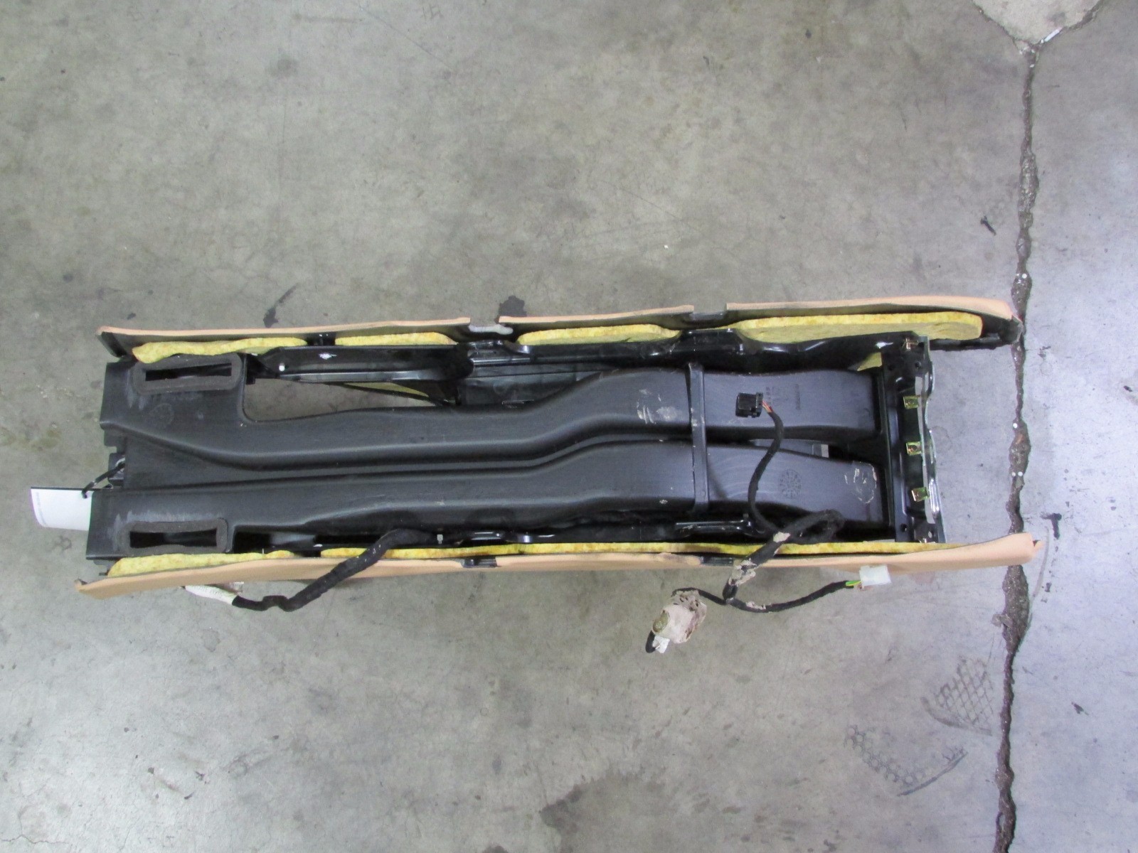 Maserati Quattroporte, Beige Center Console, Without Lid, P/N 981342005