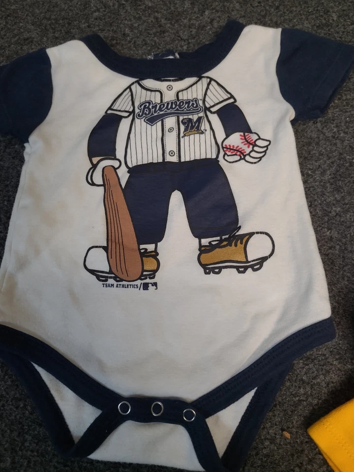 Conjunto de 4 Body Camisa Entrepierna a Presión Milwaukee Brewers de Béisbol 3-6 Meses Foto 2 de 4