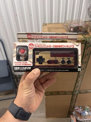   Super Mario Bros. Family Computer Controller Action Figure Vol. 2   Banpresto