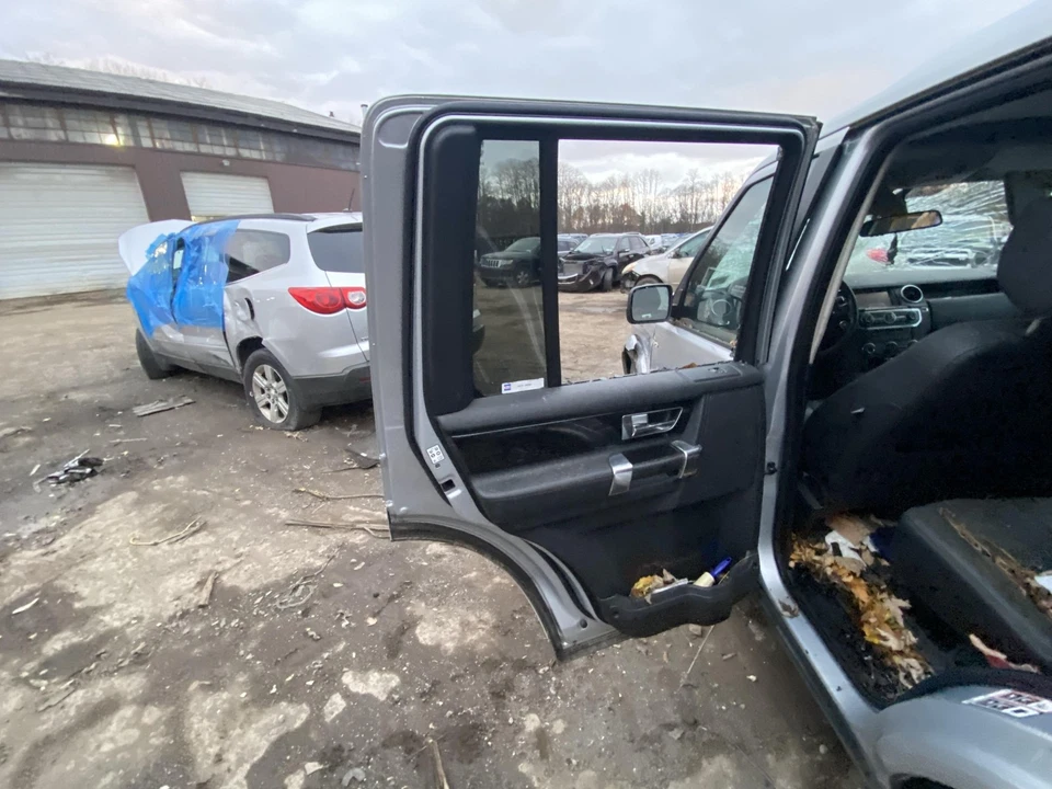 Used Rear Left Door Assembly Rear Side fits: 2012 Land rover Lr4 L. privacy tint Foto 4 de 4