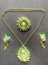 Very Rare Green D  E Juliana Book Piece Parure Set
