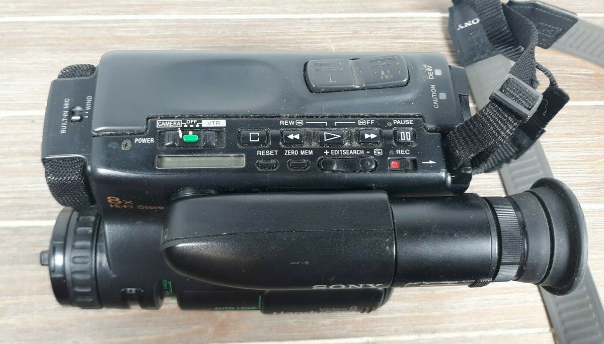 Sony CCD-TR7 Video8 HandyCam Camcorder *for parts or repair Sony CCD-TR7 Video8 HandyCam Camcorder *for parts or repair