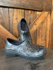 Crocs Dual Comfort Nurse Work Clogs - Women  s Size 8 - Black  Gray Floral Print