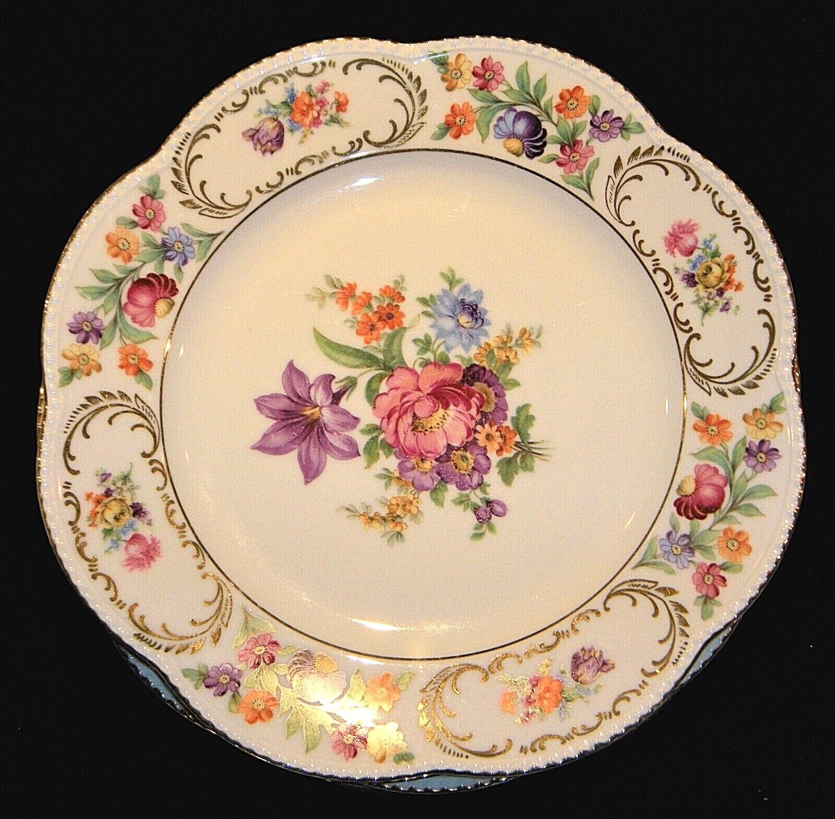 Vintage SCHUMANN-BAVARIA SCH115 Embossed Multicolored Dresden