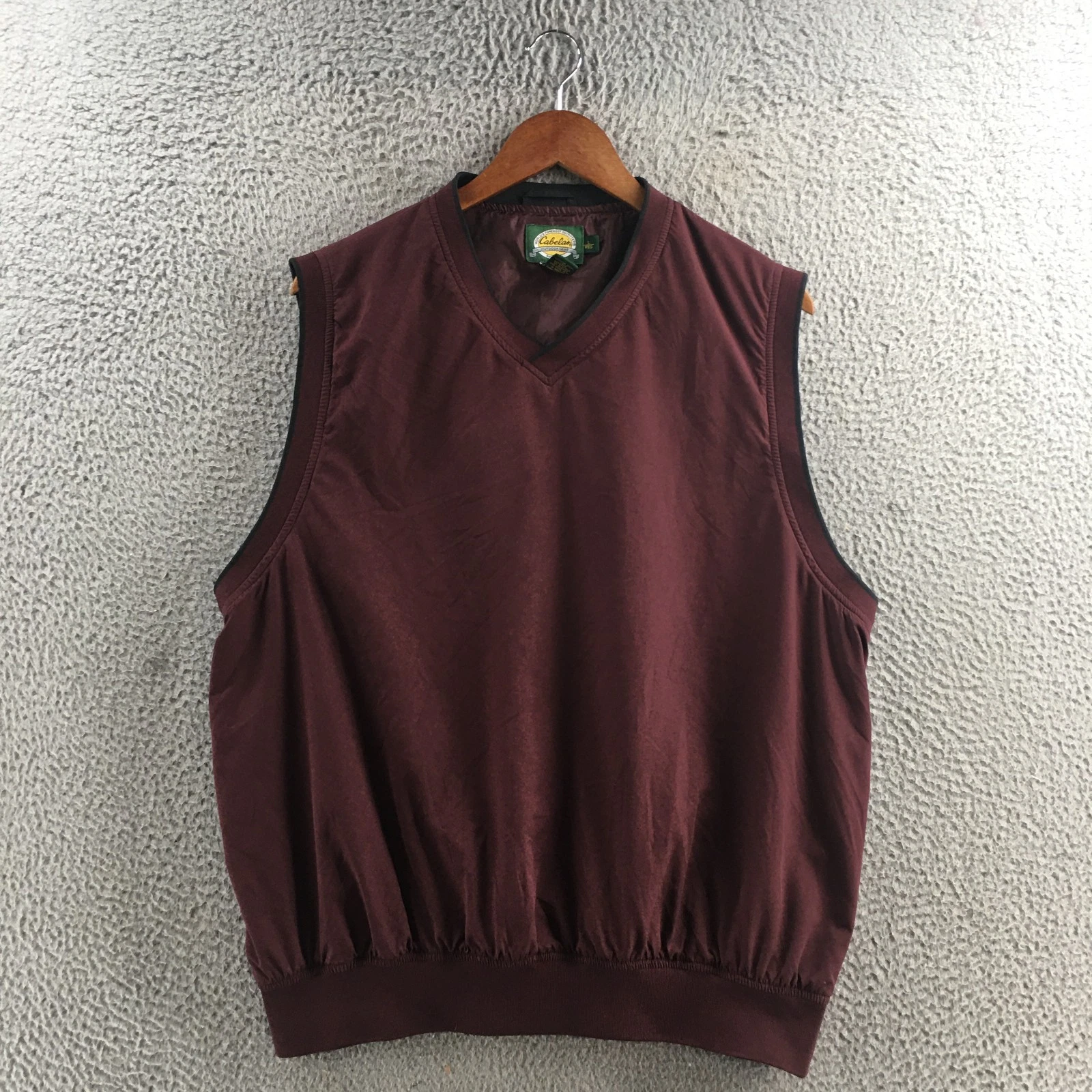 Cabelas Pullover Vest Mens L Regular Burgundy Sleeveless Polyester V-Neck Casual