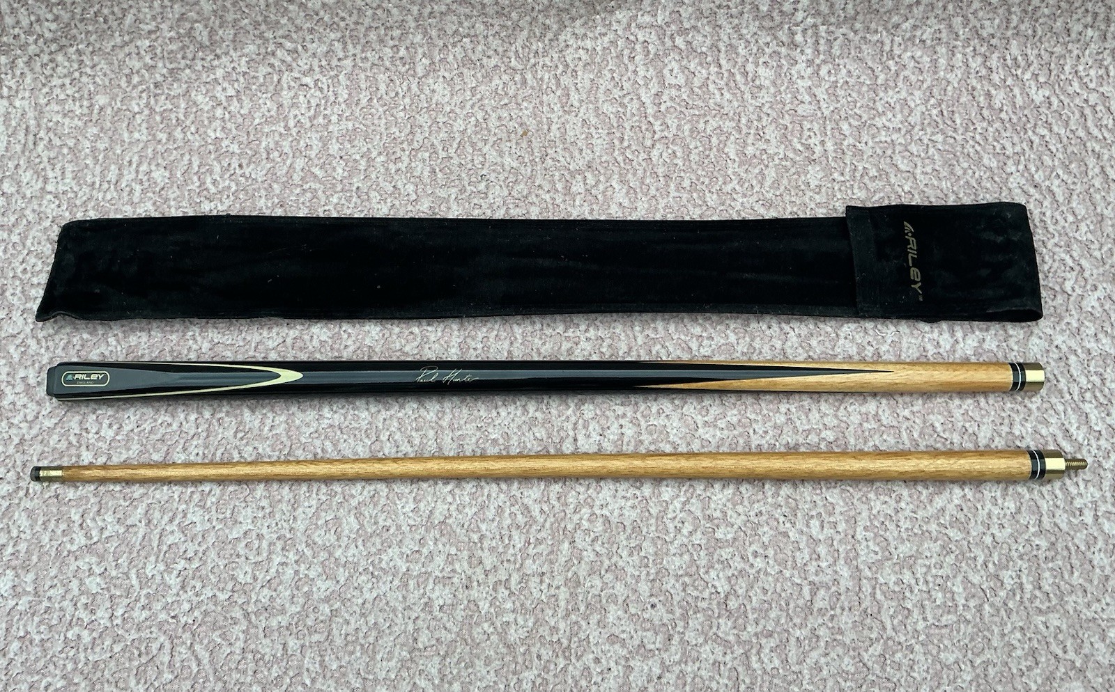 Riley Pool Cue Snooker Paul Hunter with Soft Carry Pouch 18oz ARG-10