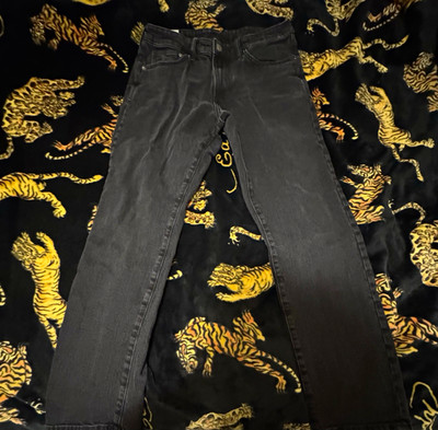 H&M Men s Straight Regular Fit Jeans 32x32 Dark Wash Black Denim 5-Pocket