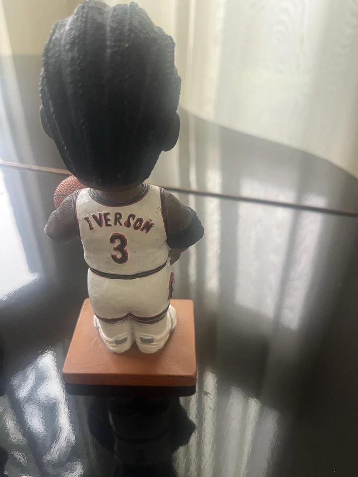 Allen Iverson Bobblehead Lote (2) NBA 76ers Legends of the Court Forever Collect. Foto 3 de 4