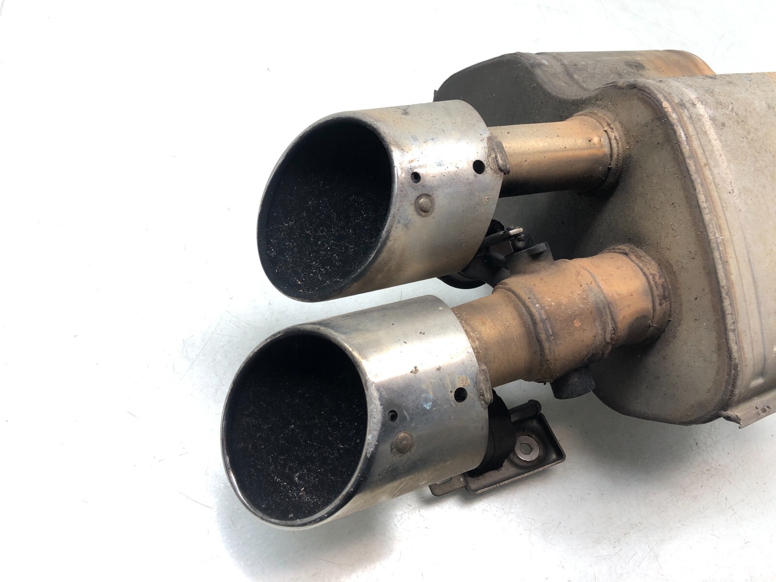 2014-2019 MASERATI GHIBLI S Q4 V6 RIGHT EXHAUST MUFFLER BAFFLE TIP SILENCER OEM.