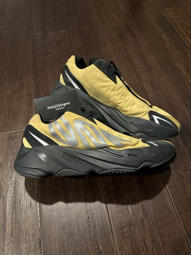 Adidas Yeezy Boost 700 MNVN Honey Flux da uomo taglia 10 5 GZ0717 usate Og rare