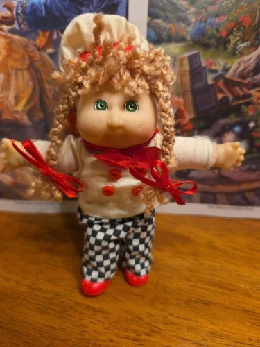 Vintage 1995 Cabbage Patch Doll Mini 5”