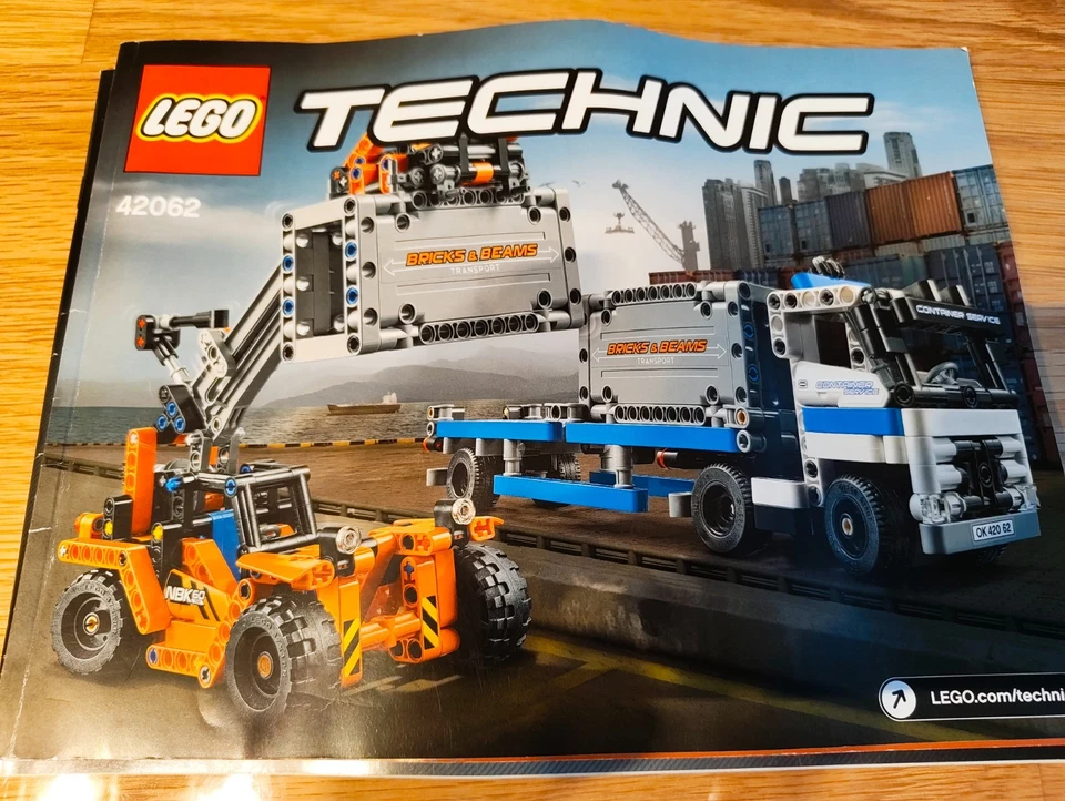 LEGO Technic 42062 Container Yard, photo 1 sur 3