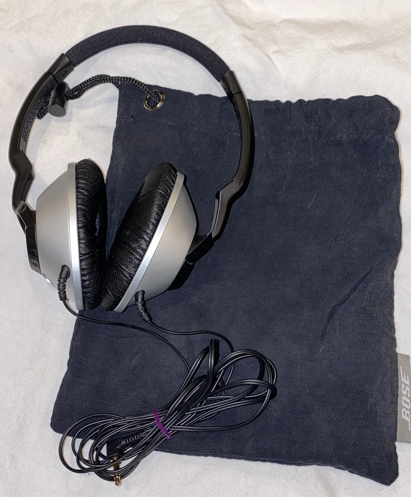 Bose TP-1A Triport Over-Ear Wired Headphones with 3.5mm Jack in Black-image