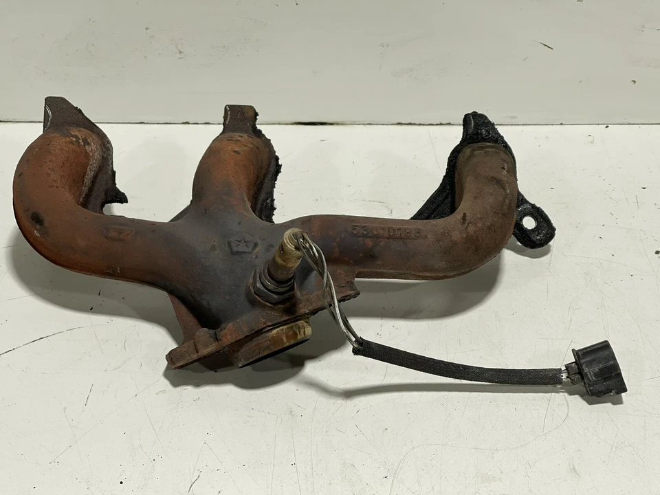 Jeep Wrangler TJ 2000-2006 6CYL 4.0 Front Rear Exhaust Manifold 53010198 CC 3Y - Image 3 of 4