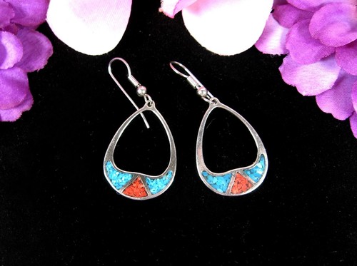 TEARDROP TURQUOISE & CORAL CHIPS Vintage PIERCED EARRINGS Slivertone 1.75" - Picture 5 of 10