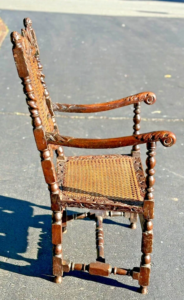 Sillón tallado Carlos II siglo XVII--Envío disponible Foto 4 de 4