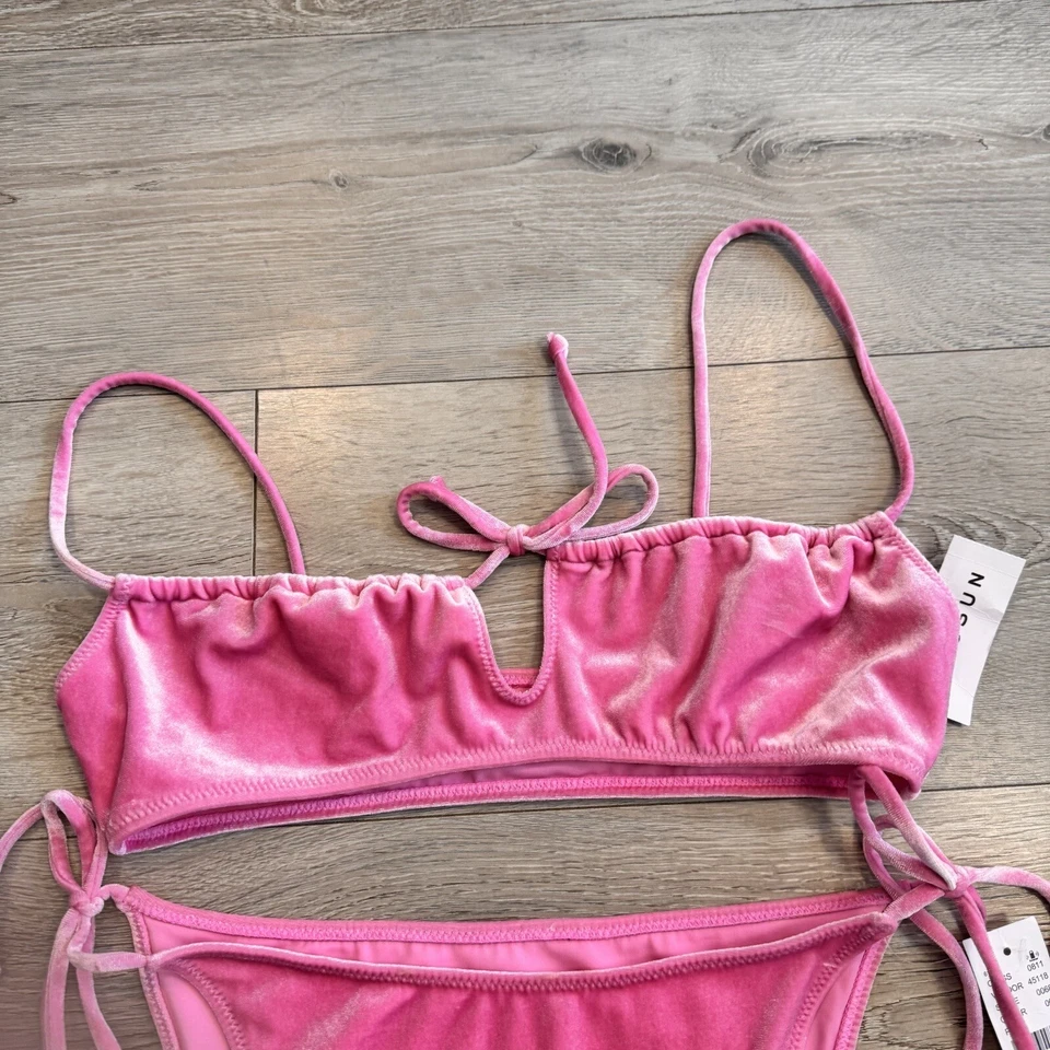 NUEVO CON ETIQUETAS LA Hearts Bikini Rosa Terciopelo Conjunto Talla M Parte Superior e Inferior XL Corbata Descarada Salina Foto 4 de 4