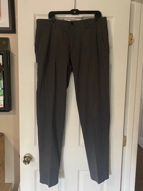NWT Dockers Mens 36x34 Gray Straight No Wrinkles Easy Stretch Khaki Dress Pants