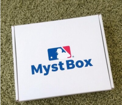 MLB Baseball 30 Card Mystery Pack! (Autograph, Graded Slabs, Rookies, Numbered)