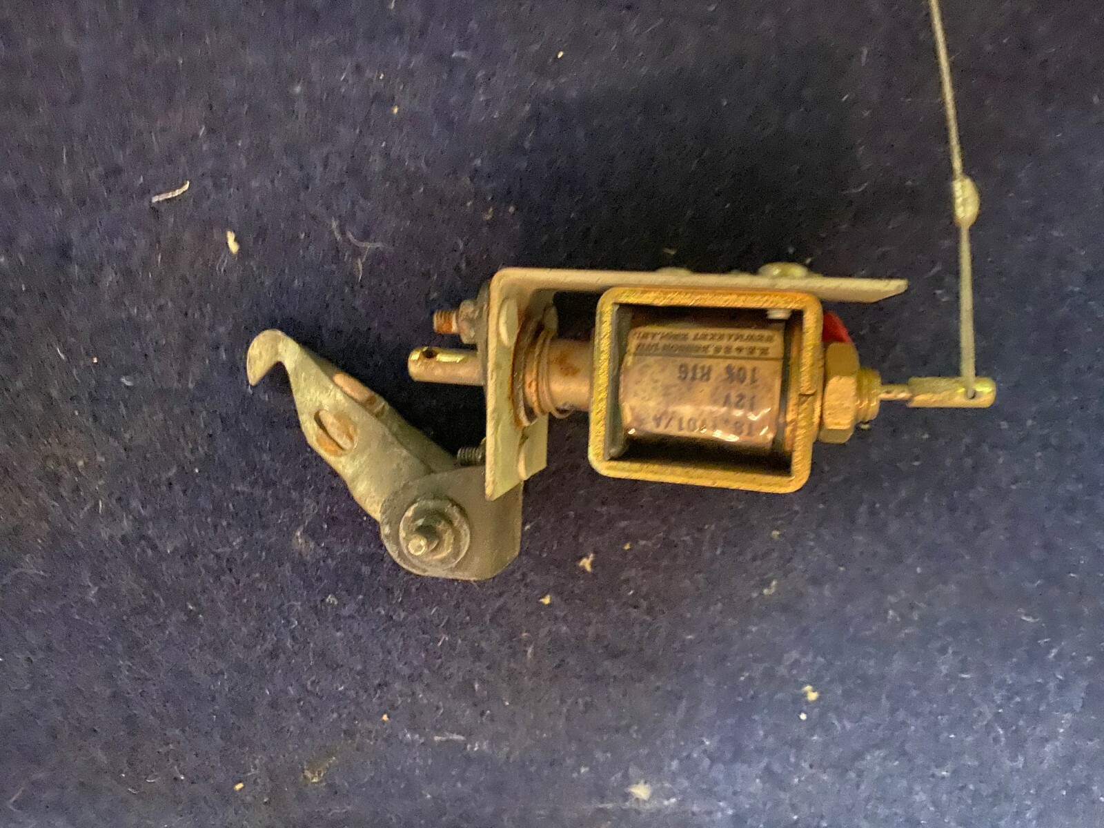ROLLS-ROYCE SILVER SPIRIT, BENTLEY MULSANNE ETC. FUEL DOOR RELEASE SOLENOID.