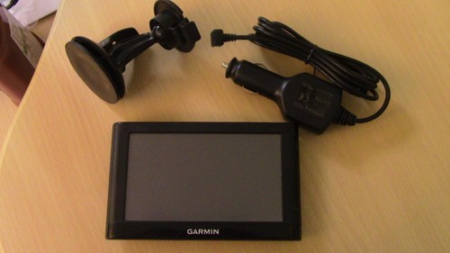 GARMIN NUVI 55 LM SAT NAV - UK and Ireland with free Lifetime Maps updates