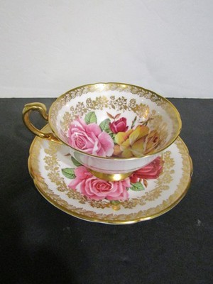 Vtg Paragon 3 Large Roses Heavy Gold Gilt Tea Cup & Saucer ENGLAND