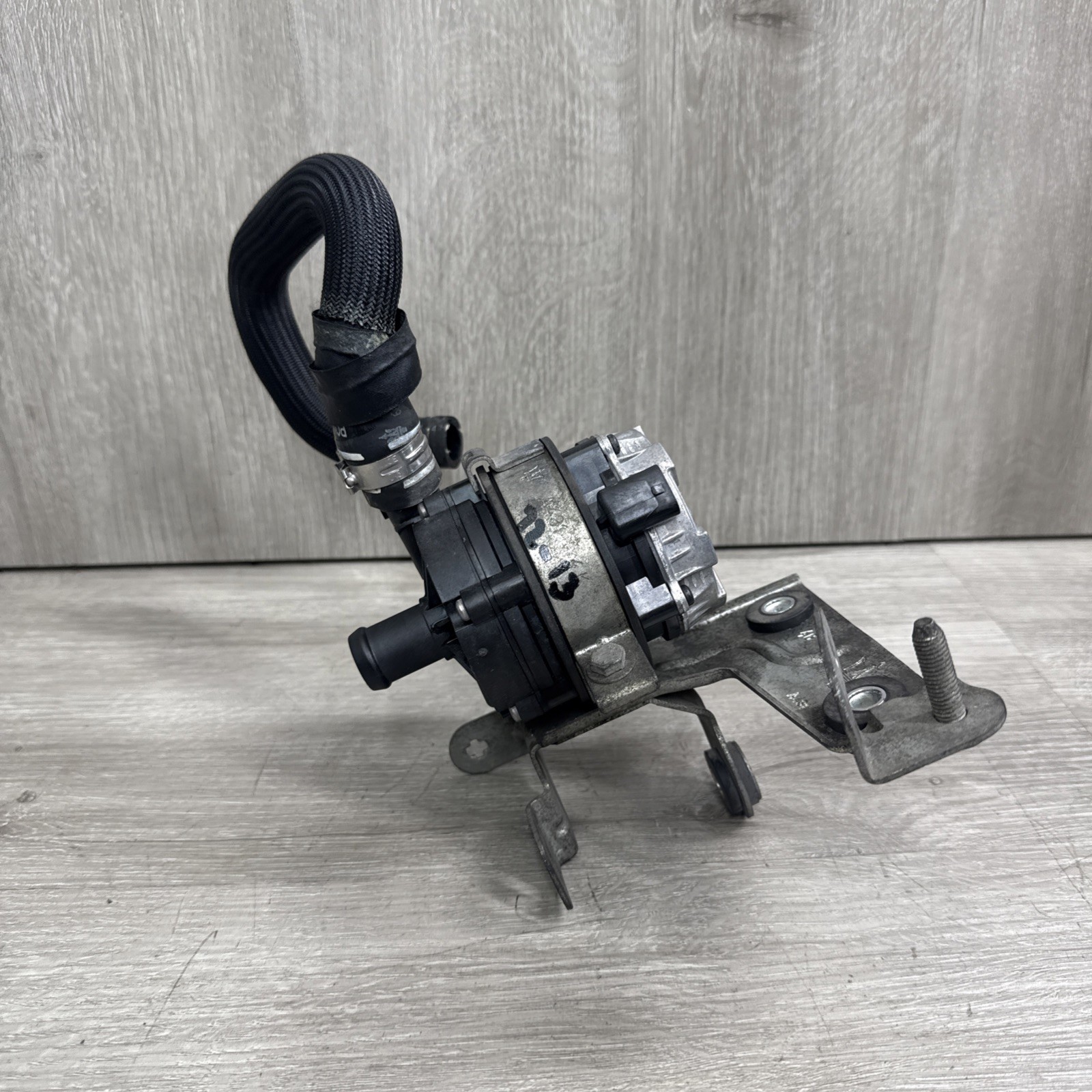✅ 2014-20 Maserati Ghibli Auxiliary Secondary Electric Water Pump 670005347 OEM