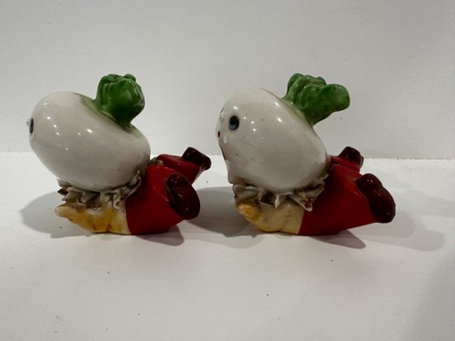 Vintage MCM Salt Pepper Shaker Shakers Turnip Radish Onion Japan Cork Bottom - Picture 3 of 11