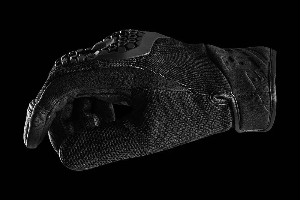 Black, photo 4 of 6