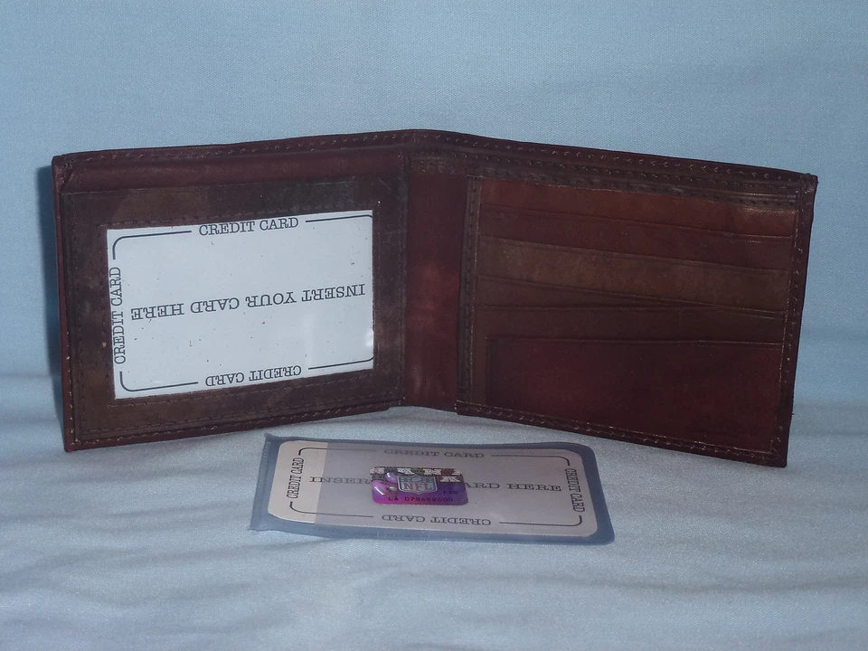 New York NY KNICKS    Leather BiFold Wallet    NEW    dkb4 z lf - Image 3 of 4