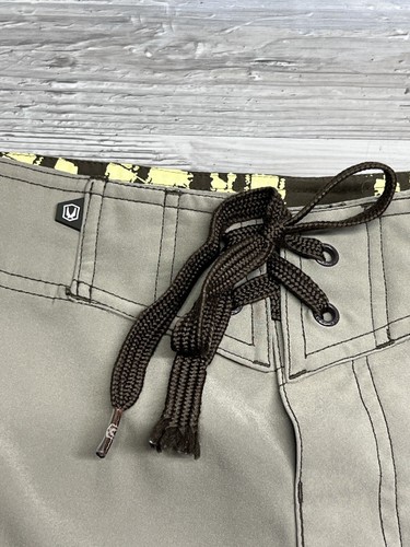Redsand RSND Board Shorts Beige 100% Polyester Trunks Unlined Size 36 - Picture 4 of 7
