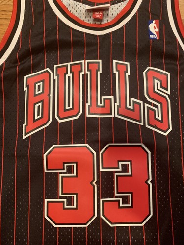 Scottie Pippen JERSEY CHICAGO BULLS MENS MITCHEL & NESS 95/96 PINSTRIPE NWOT 2XL - Picture 3 of 5