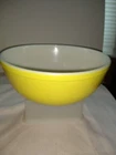 Vintage Pyrex 4 qt 404 yellow bowl