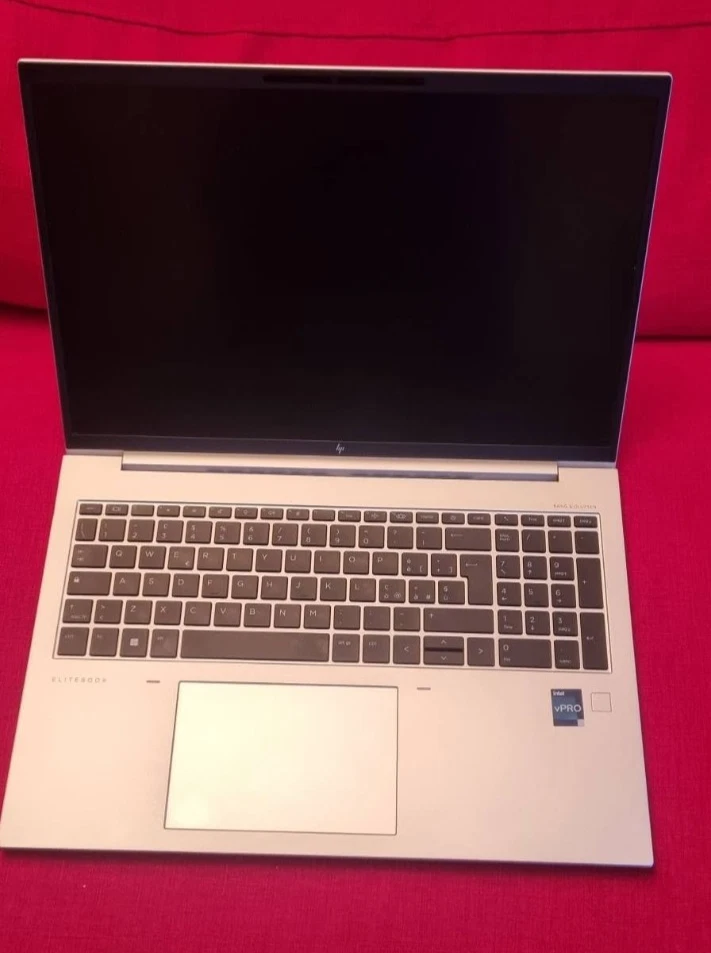 HP EliteBook 860 G10 · i7-1365U · 8GB · 256GB, foto 1 di 5