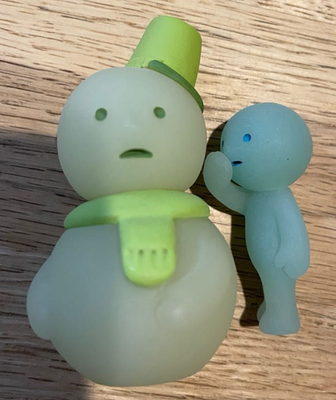 SMISKI Series 2 Secret Snowman Glow In The Dark Figure Set of 2