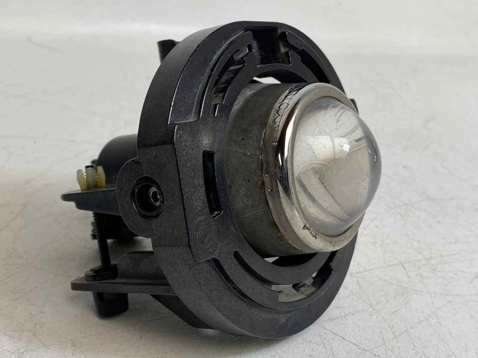 Lámpara de conducción antiniebla lateral parachoques Rh Passeng 1303009a OE se adapta a Dodge Avenger 2011-2014 Foto 2 de 4