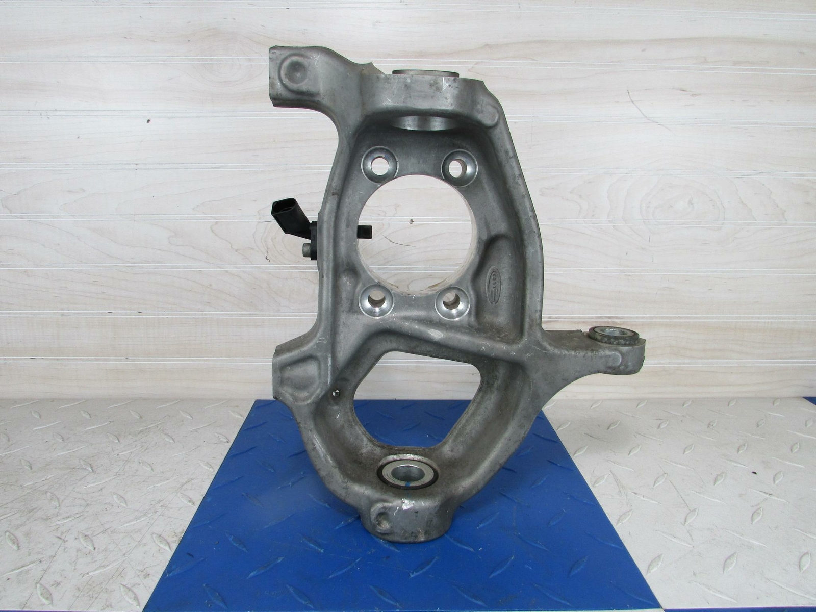 2017 2018 Audi R8 - OEM LH Left Front Steering Knuckle Suspension 4S0407245B