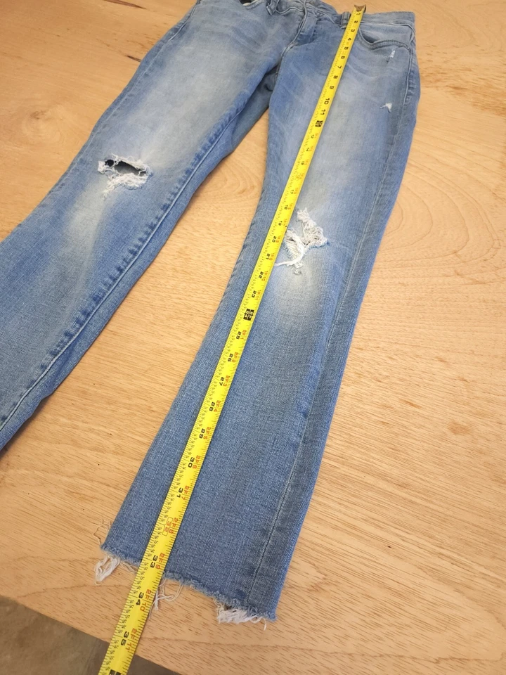 Pantalones de mezclilla Lucky Brand para mujer talla 2/26 Lolita ajustados azules desgastados dobladillo crudo Foto 4 de 4