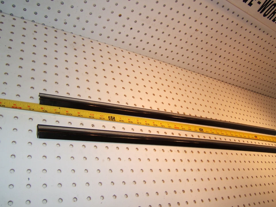 Mercedes 01-02 CL600 C215 FRONT Outside L & R doors below wnidow OEM 2 Moulding - Image 2 of 4