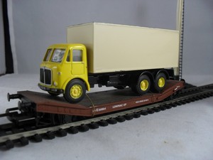 oo gauge flatbed wagon