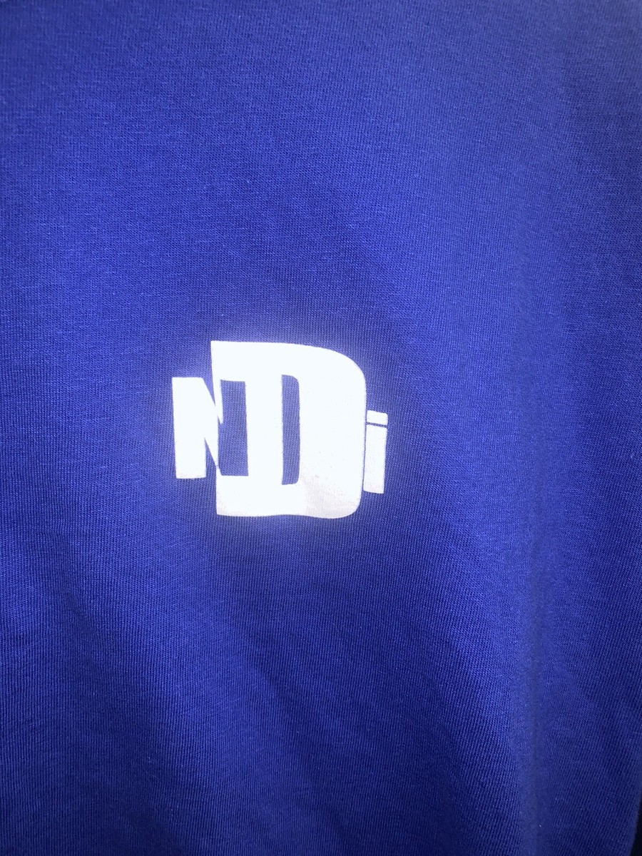 graphic tee Random Tee View 2