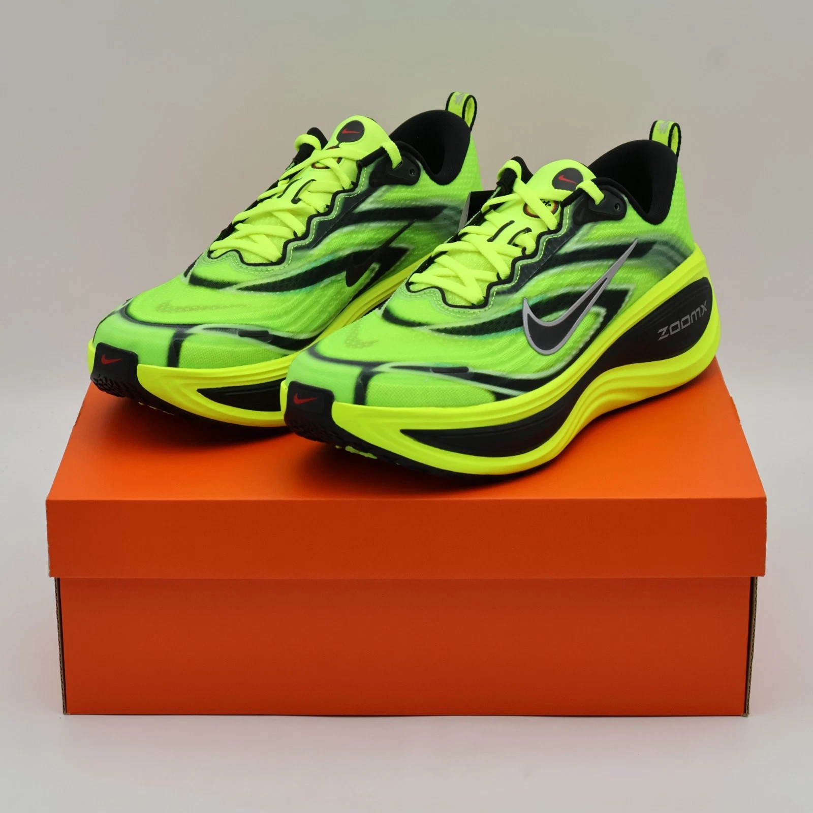 IM8072-999 Nike Vomero Plus Ekiden Pack Volt (Men's)