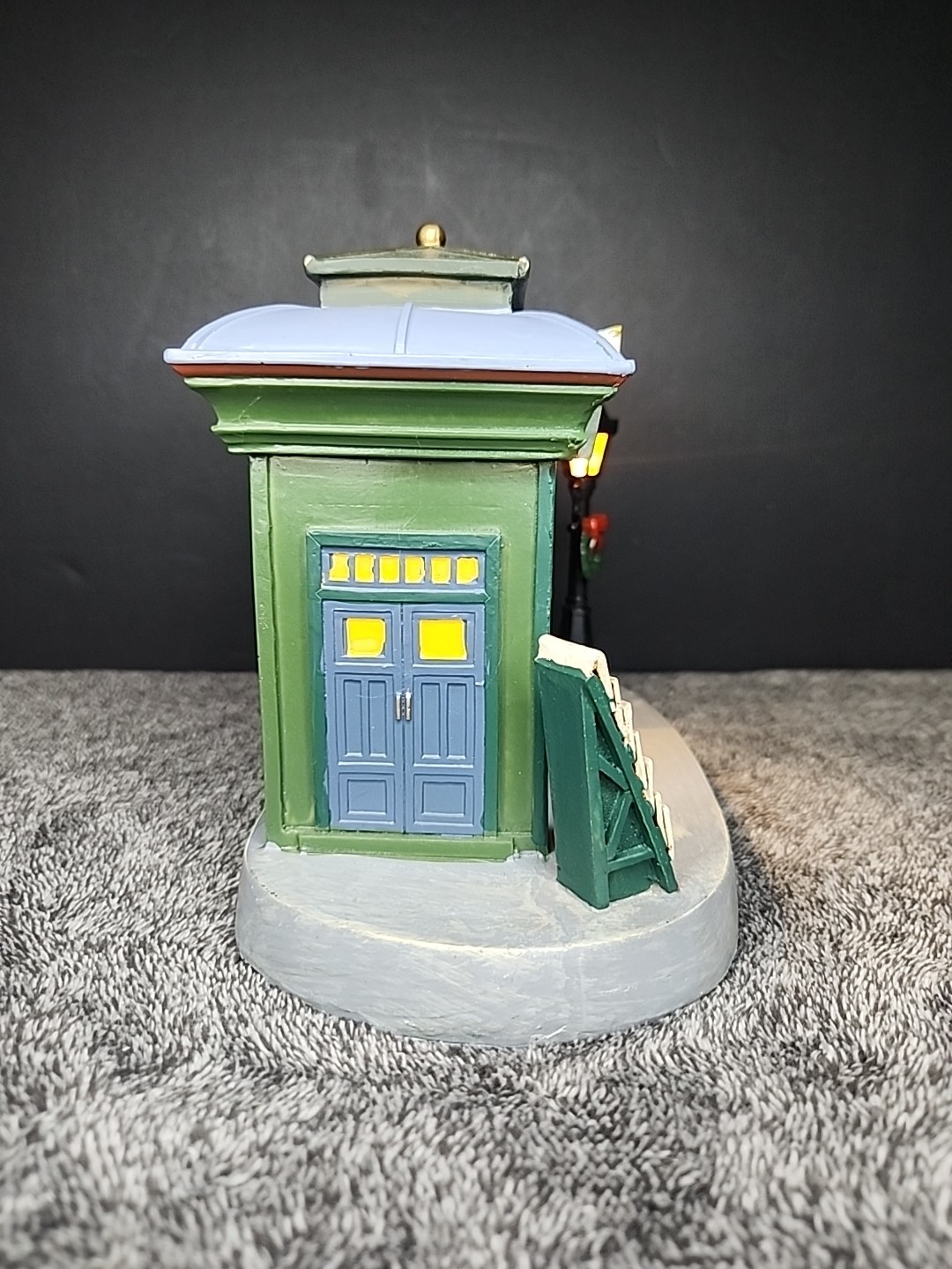 St. Nicholas Square Village Metro News Stand 14STXVA21 Kohls 