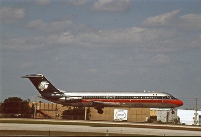 ORIGINAL Aircraft Slide - Aeromexico DC9-32 XA-AMC @ MIA 1992    (A179)